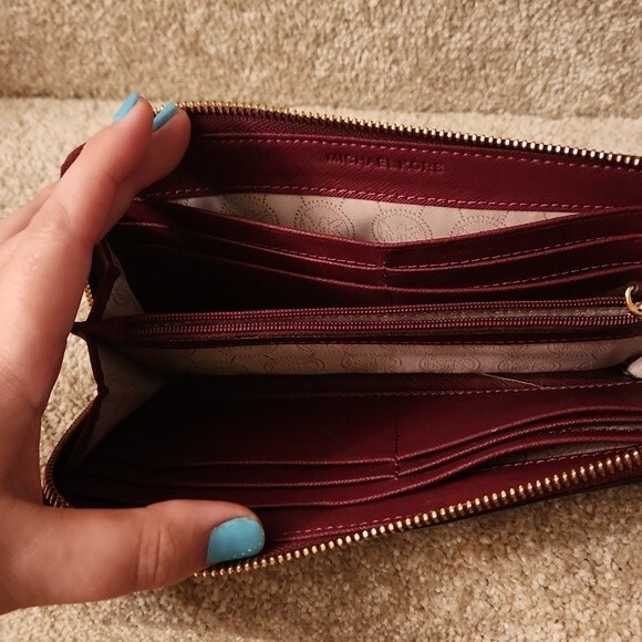 Michael Kors Purple Leather Accordion Ziparound Wallet - Picture 5 of 8